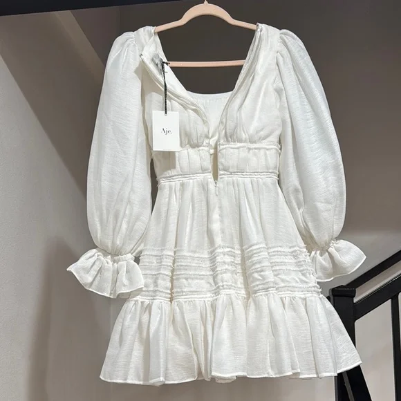 Elegant White Ruffled Dress - Picture 4 of 4